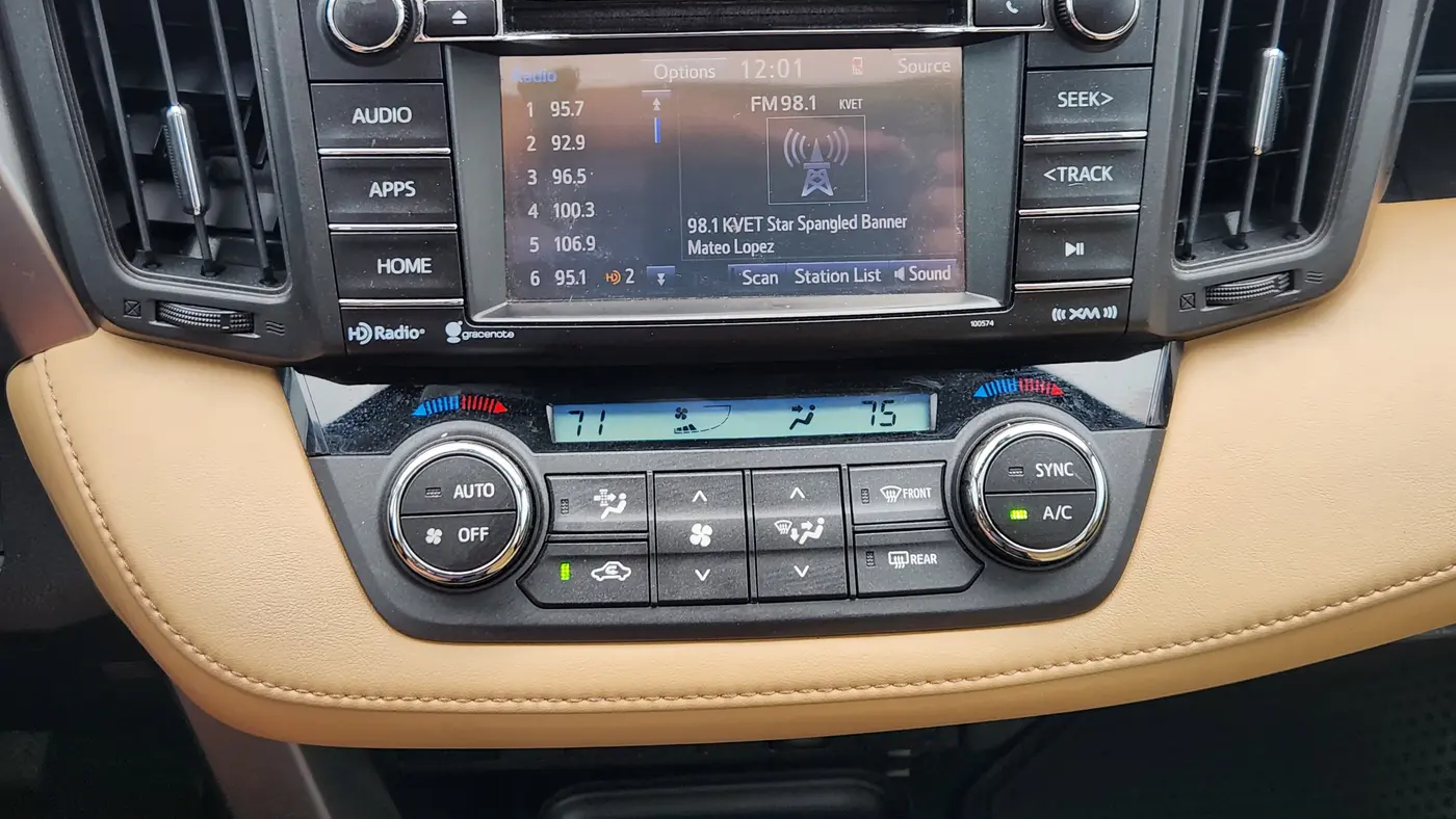 2017 Toyota RAV4 XLE