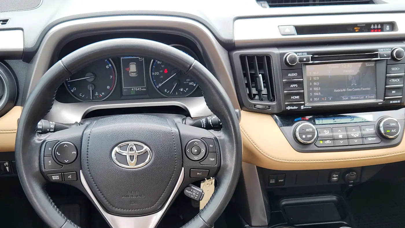 2017 Toyota RAV4 XLE