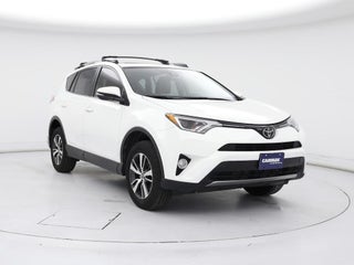 2018 Toyota RAV4 with Super White Exterior