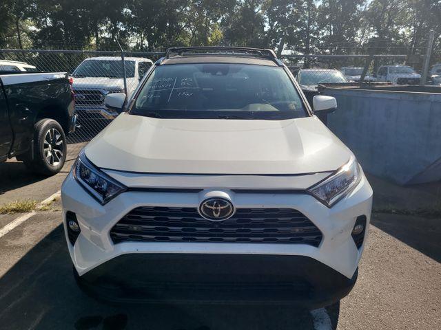 2019 Toyota RAV4 Limited — photo 1 of 3