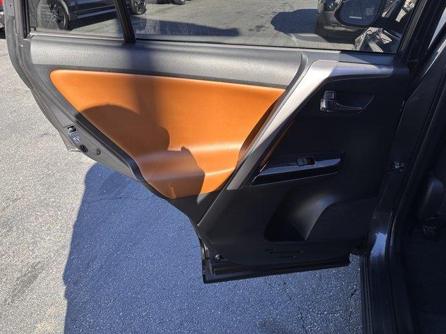 2016 Toyota RAV4 - $16,990