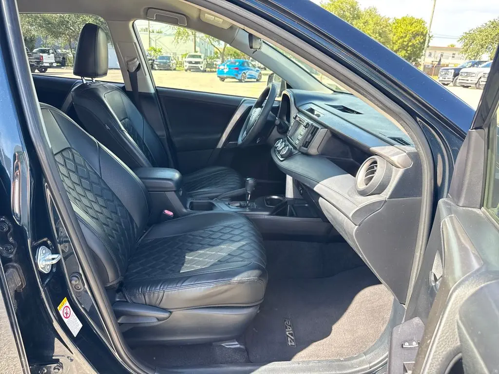 2018 Toyota RAV4 - $14,900