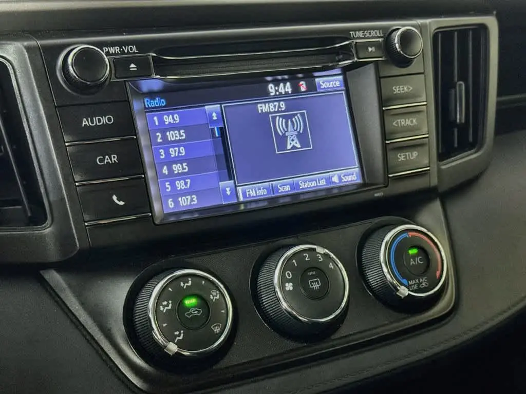 2018 Toyota RAV4 - $14,708