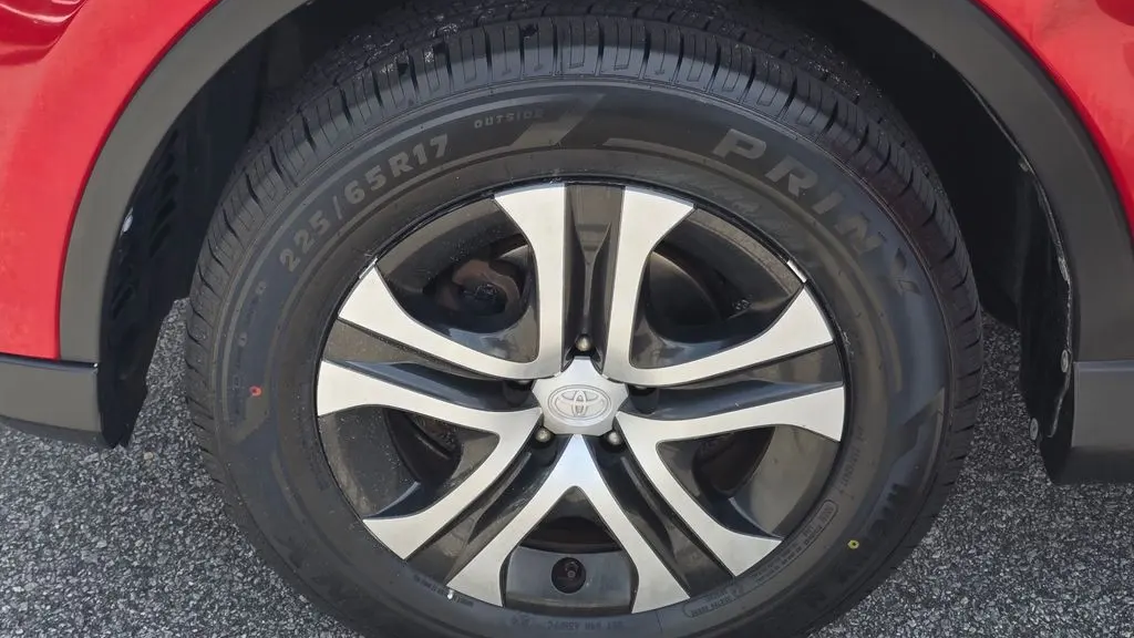 2016 Toyota RAV4 LE