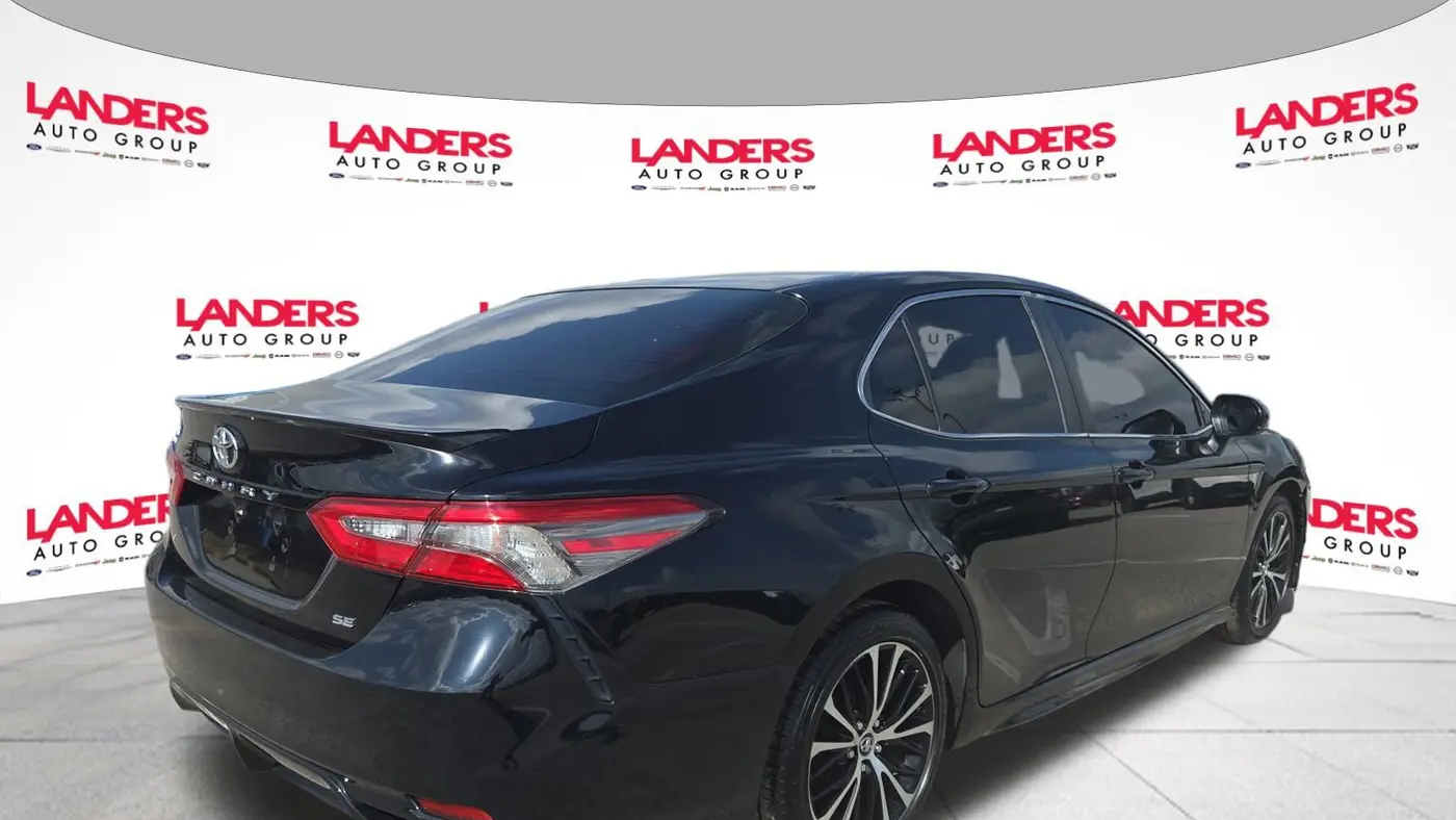2018 Toyota Camry SE
