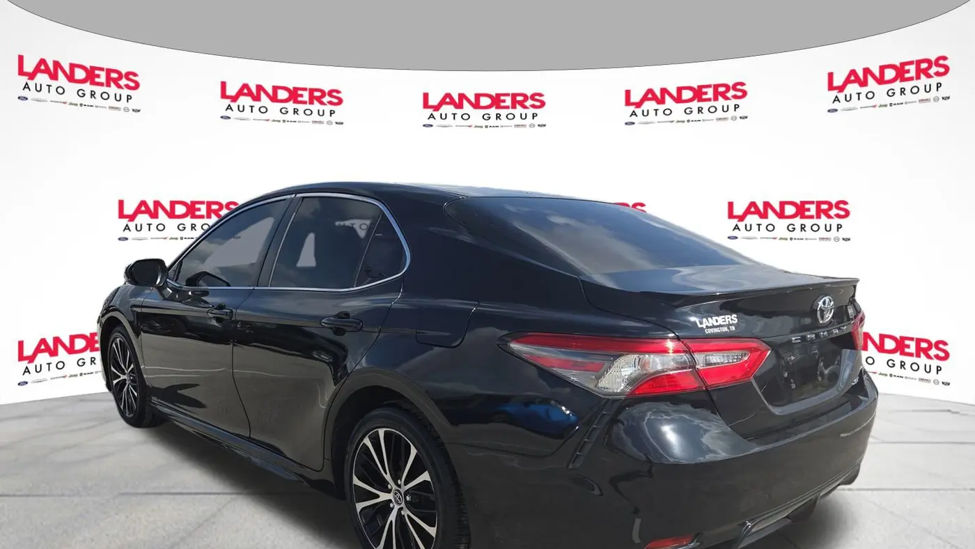 2018 Toyota Camry SE