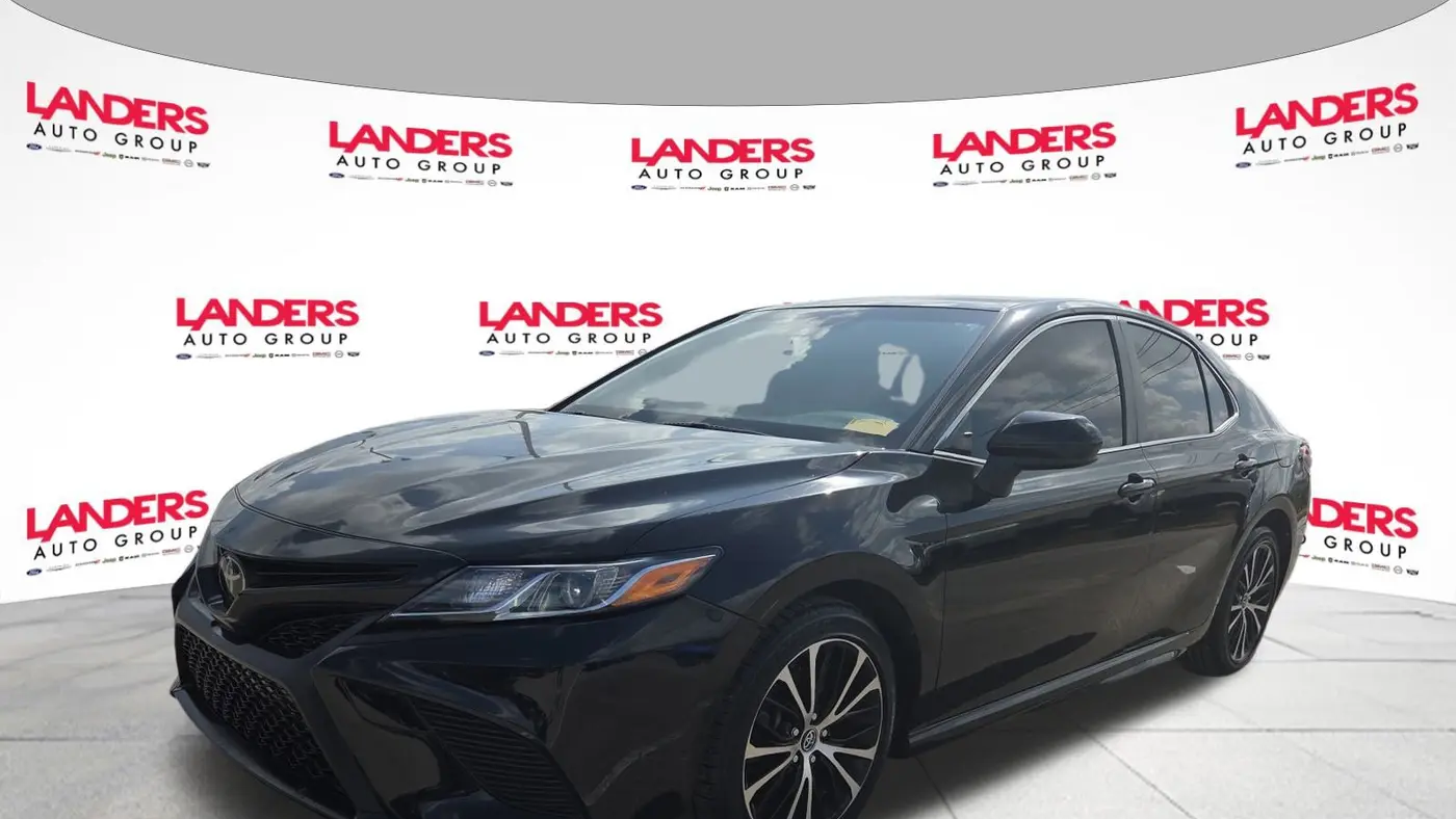 2018 Toyota Camry SE