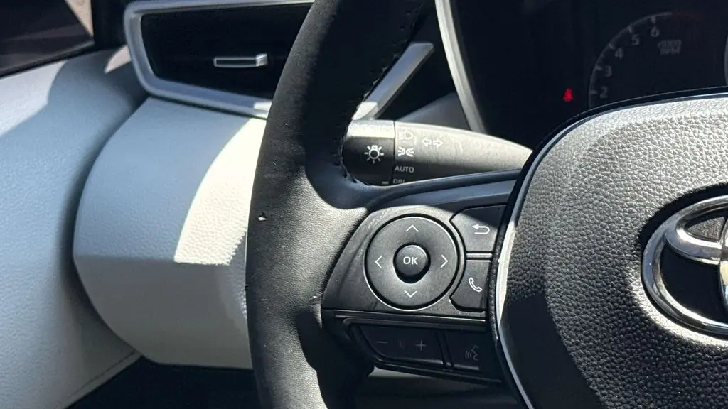 2021 Toyota Corolla Hatchback SE