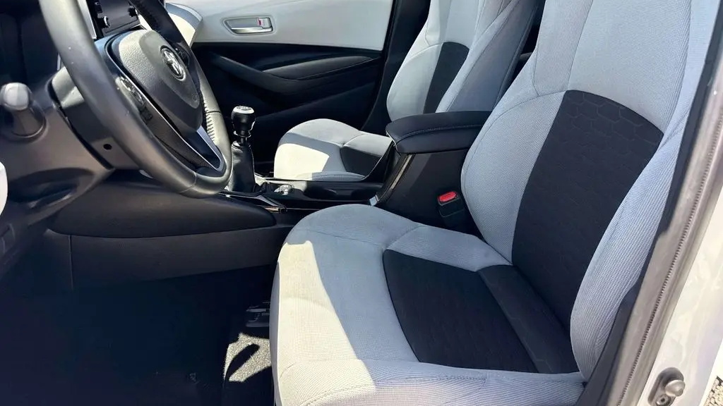 2021 Toyota Corolla Hatchback SE