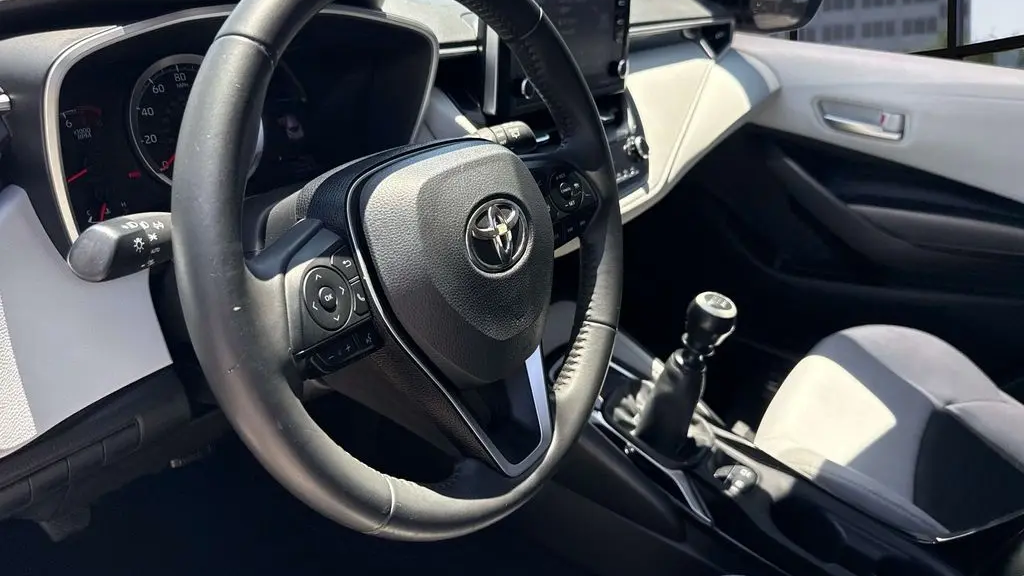 2021 Toyota Corolla Hatchback SE