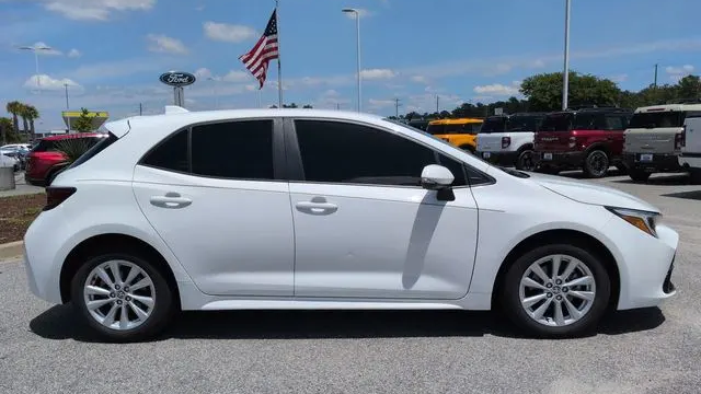 2024 Toyota Corolla Hatchback SE