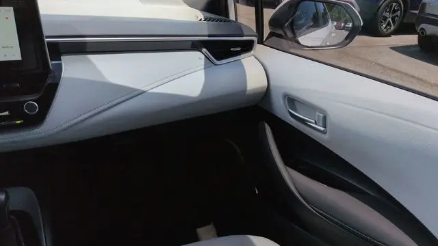 2024 Toyota Corolla Hatchback SE