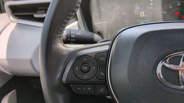 2024 Toyota Corolla Hatchback SE