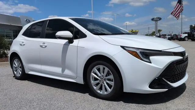 2024 Toyota Corolla Hatchback SE