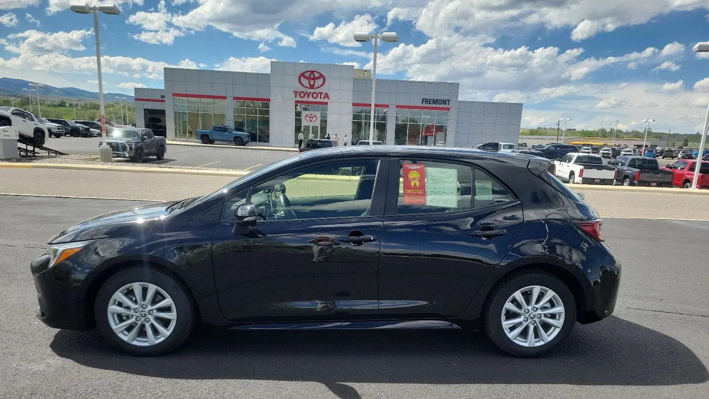 2024 Toyota Corolla Hatchback SE
