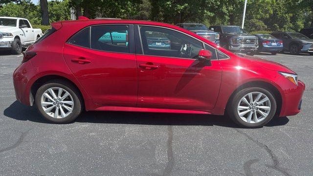 2025 Toyota Corolla Hatchback SE
