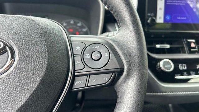 2025 Toyota Corolla Hatchback SE
