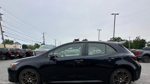 2025 Toyota Corolla Hatchback SE
