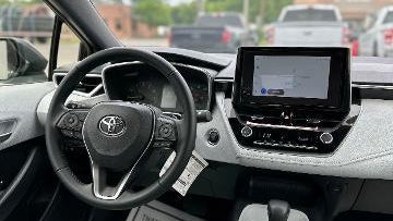 2025 Toyota Corolla Hatchback SE