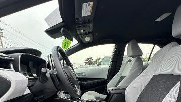 2025 Toyota Corolla Hatchback SE