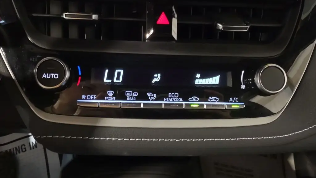 2023 Toyota Corolla Hatchback SE
