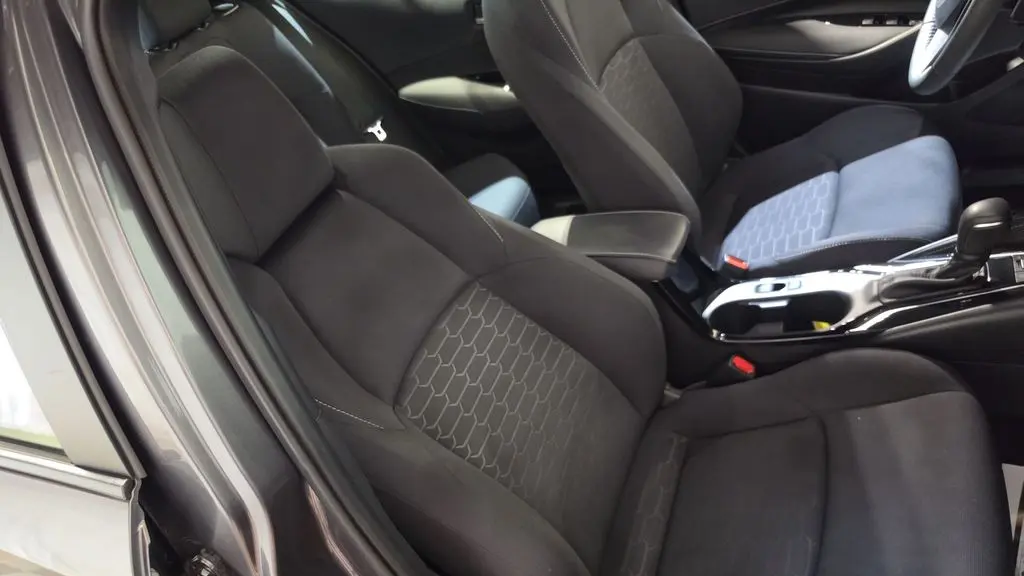 2023 Toyota Corolla Hatchback SE