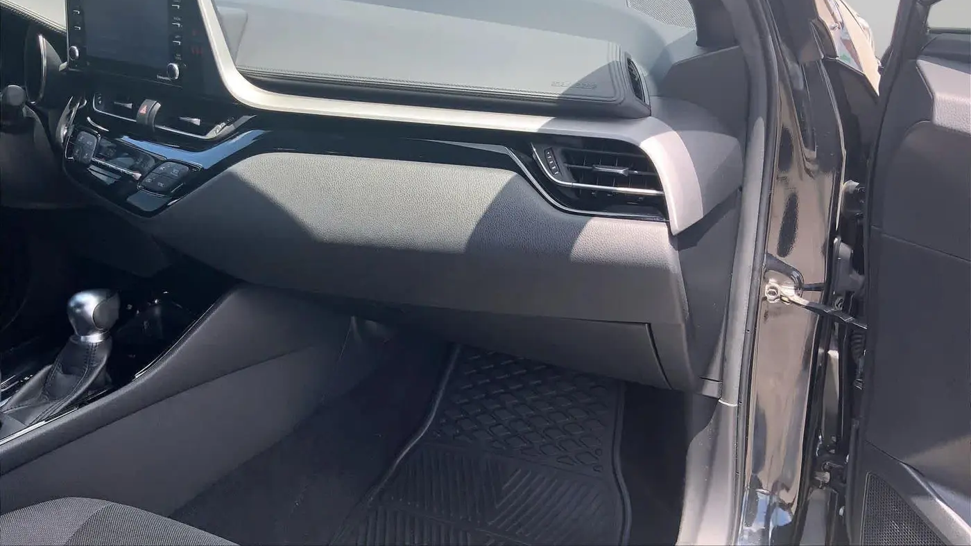 2021 Toyota C-HR LE