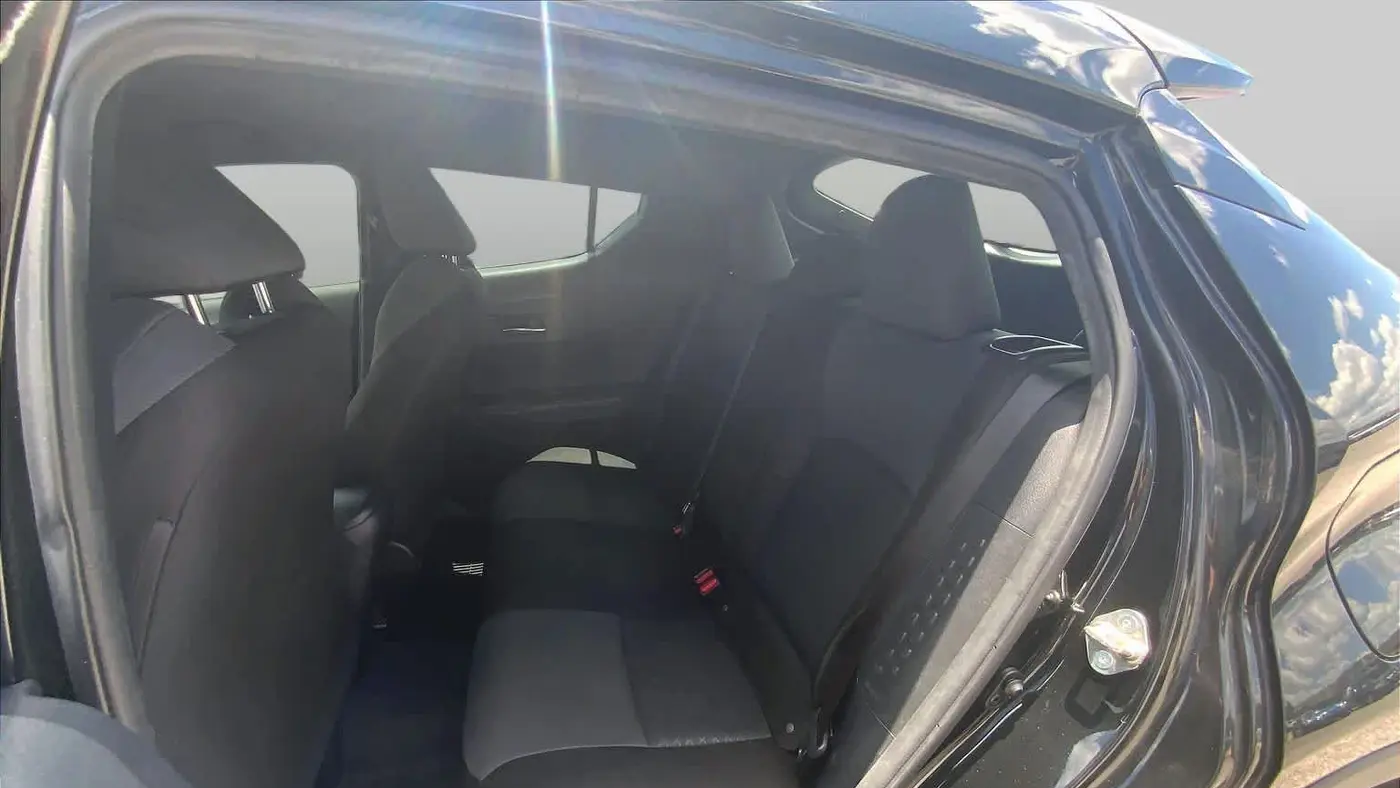 2021 Toyota C-HR LE