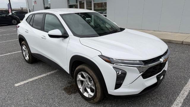 2025 Chevrolet Trax LS
