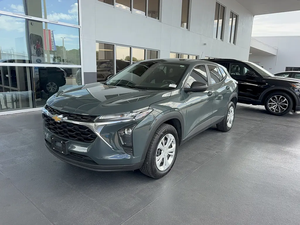 2025 Chevrolet Trax - $22,995