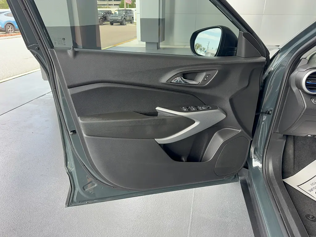 2025 Chevrolet Trax - $22,995