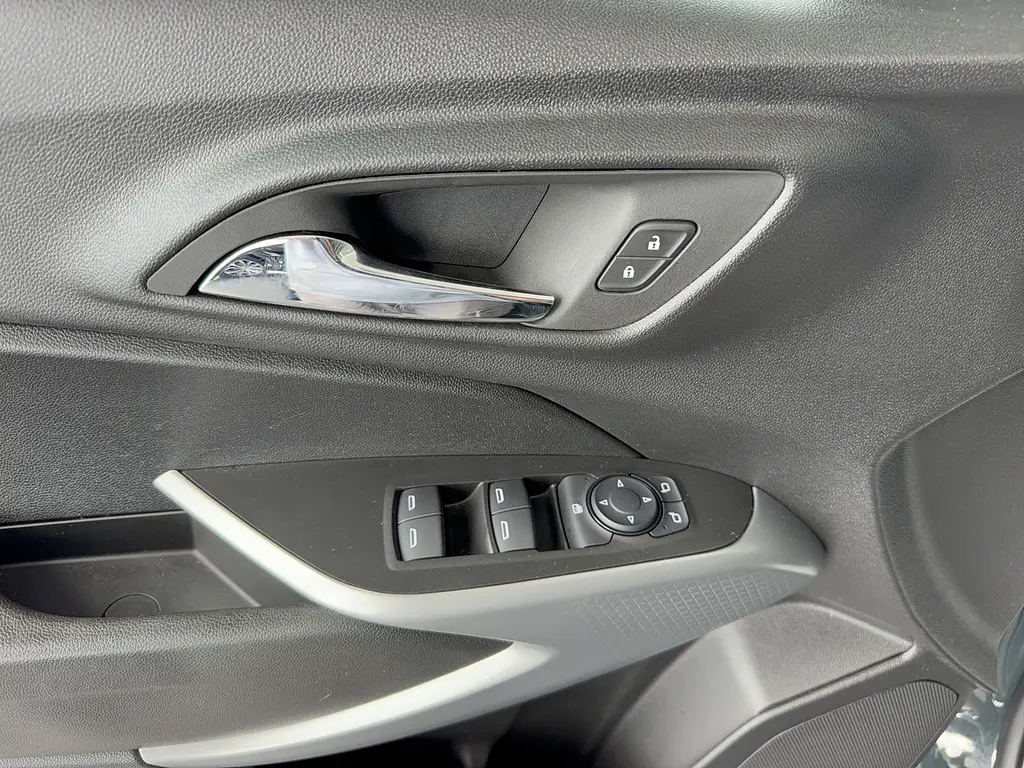 2025 Chevrolet Trax - $22,995