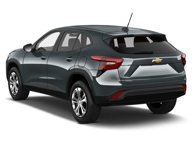 2025 Chevrolet Trax LS — photo 1 of 10