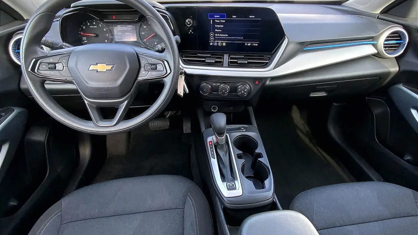 2025 Chevrolet Trax LS