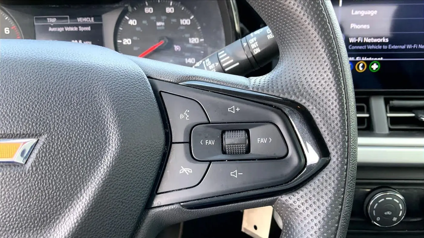 2025 Chevrolet Trax LS