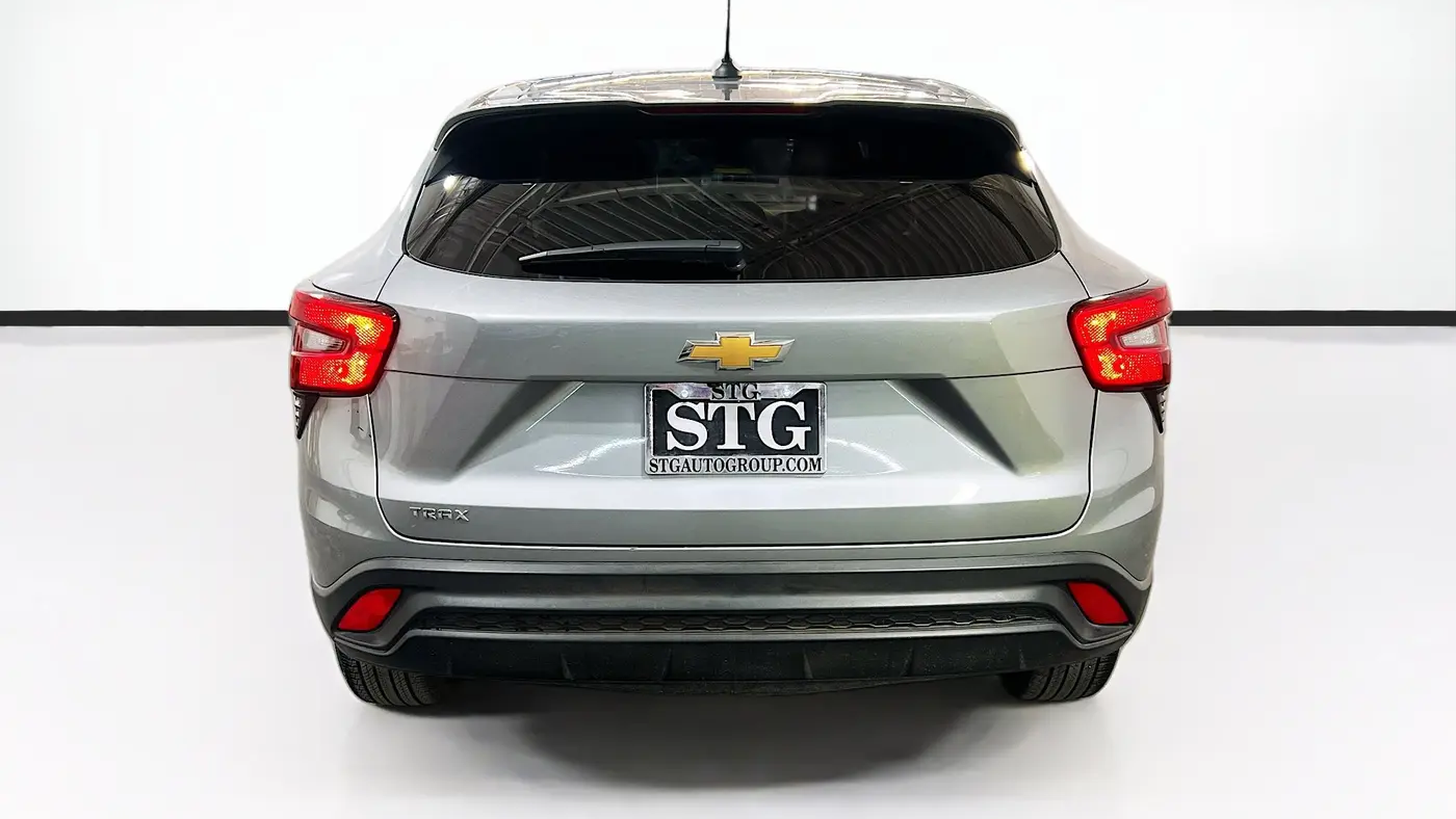 2025 Chevrolet Trax LS