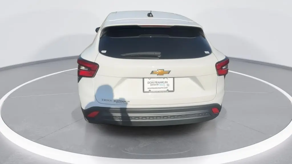 2025 Chevrolet Trax LS