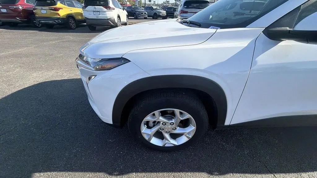2025 Chevrolet Trax LS