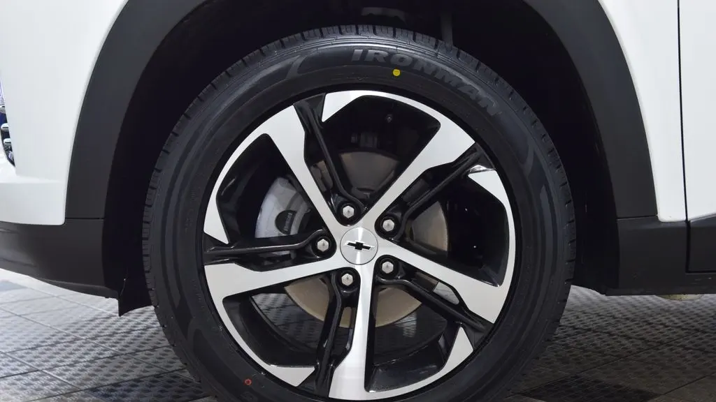 2024 Chevrolet Trax RS