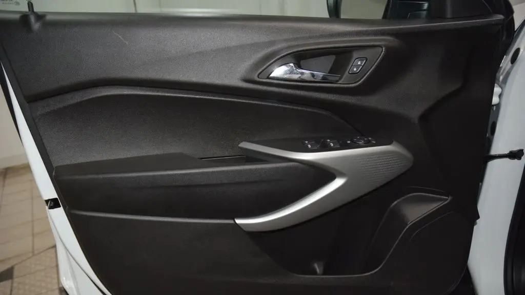 2024 Chevrolet Trax RS