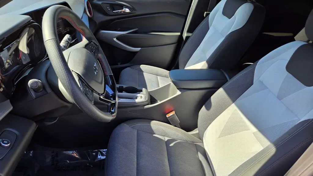 2024 Chevrolet Trax RS