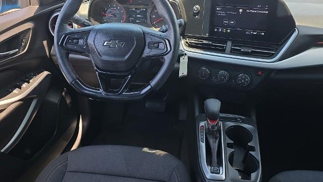 2025 Chevrolet Trax RS