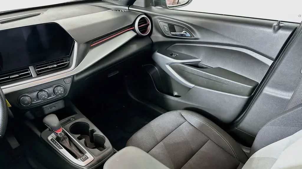 2025 Chevrolet Trax RS