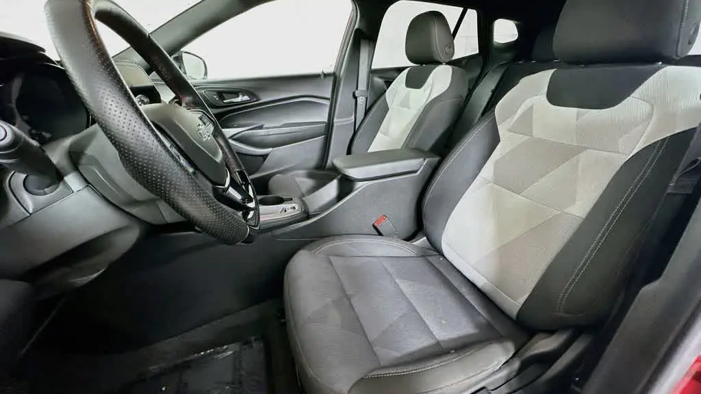 2025 Chevrolet Trax RS