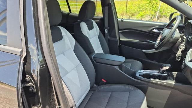 2025 Chevrolet Trax RS