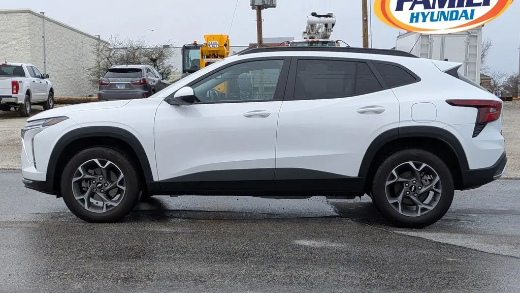 2024 Chevrolet Trax LT