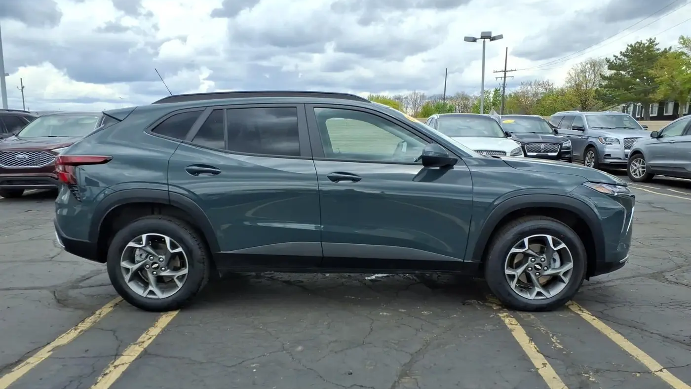 2025 Chevrolet Trax LT