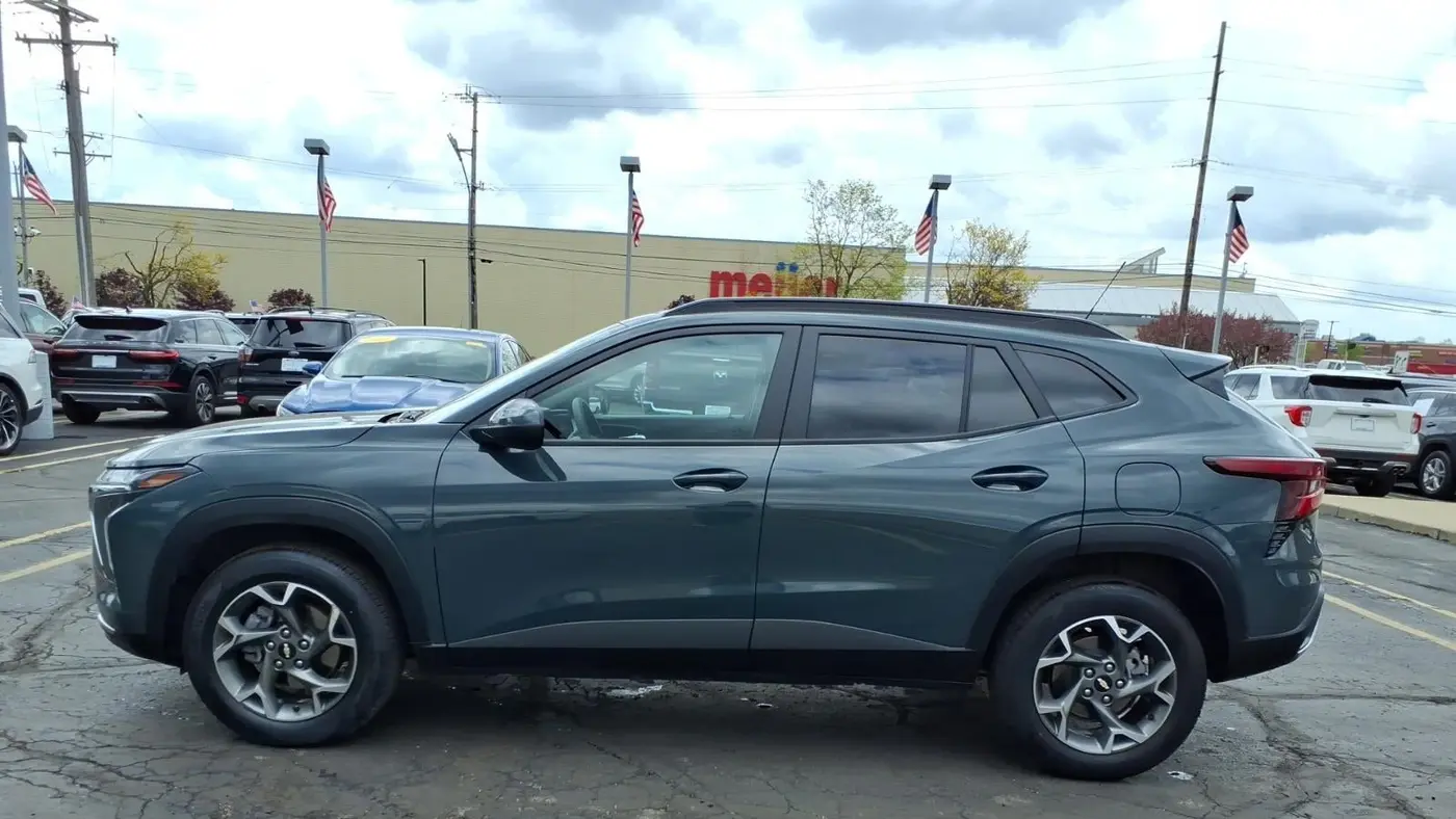 2025 Chevrolet Trax LT