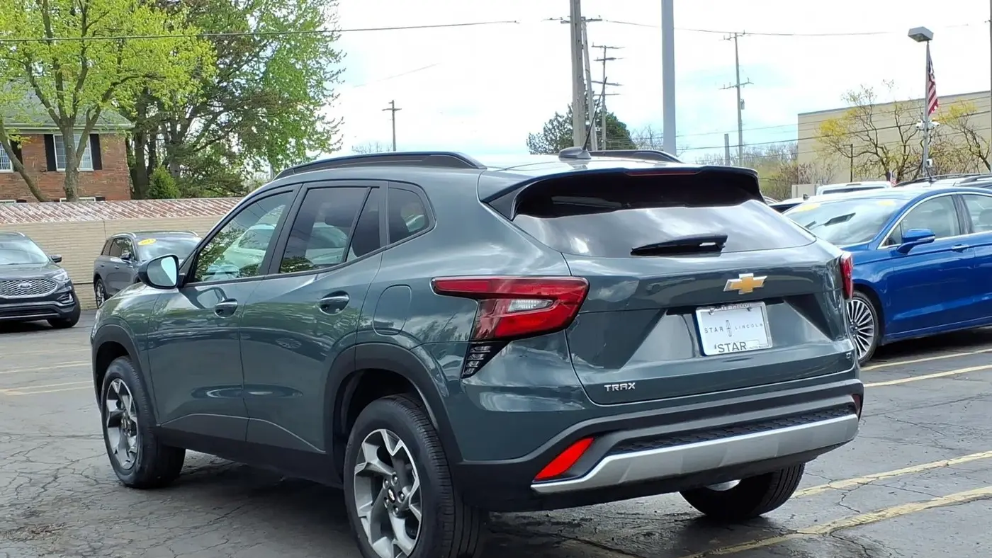2025 Chevrolet Trax LT