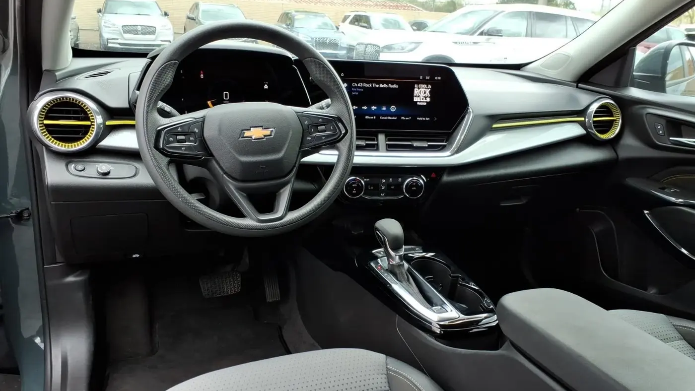 2025 Chevrolet Trax LT